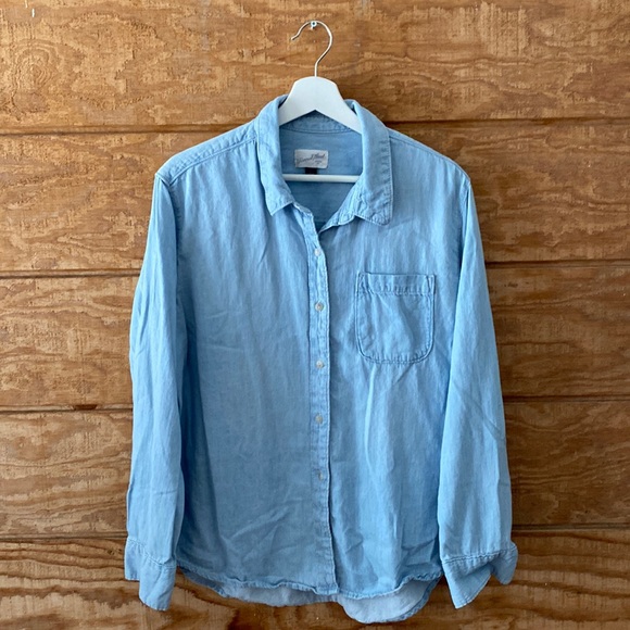Universal Thread Tops - Women's Long Sleeve Denim Button-Down Shirt , Universal Thread, Blue, Size Large